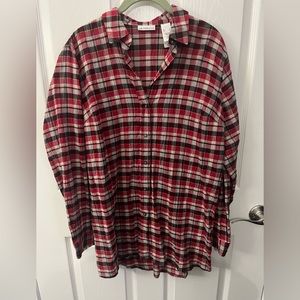 Liz Claiborne size small tunic length button down shirt
